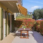 La Promenade - Regarda Travel *