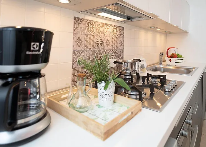 La Promenade - Regarda Travel *